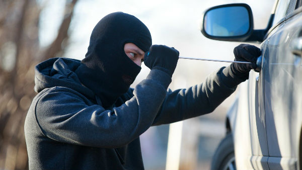 ఒంటరి మహిళలను , వృద్ధులను టార్గెట్ చేసుకున్న గ్యాంగ్ ఒంటరి మహిళలను , వృద్ధులను టార్గెట్ చేసుకున్న గ్యాంగ్