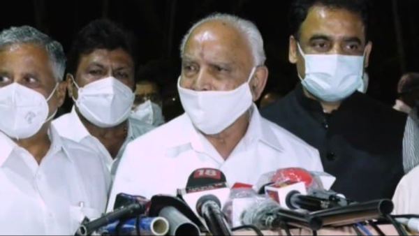 సీఎంకు సలహా ఇచ్చిన మంత్రులు, నిపుణులు