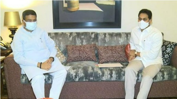 ధర్మేంద్ర ప్రధాన్తో విశాఖ ప్రైవేటీకరణపై.. ధర్మేంద్ర ప్రధాన్తో విశాఖ ప్రైవేటీకరణపై..