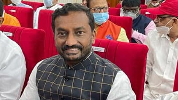 తెలుగు రాష్ట్రాల మధ్య ఆ పరిస్థితి రాకూడదనే కేంద్రం జోక్యం తెలుగు రాష్ట్రాల మధ్య ఆ పరిస్థితి రాకూడదనే కేంద్రం జోక్యం