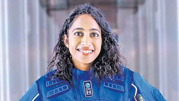 రోదసిలోకి 34 ఏళ్ల శిరీష బండ్ల