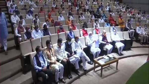 congress disrupting parliament, Expose opposition, PM Modi Tells BJP MPs, call on 75th i-day