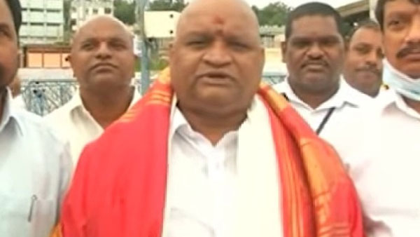 నాలుగు నెలలుగా నో శాలరీస్ .. కూరగాయలు, పాలవాళ్ళ దగ్గర చులకన