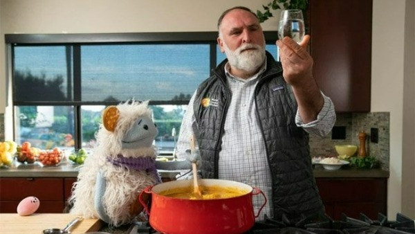 వాన్ జోన్స్ కు కరేజ్ అండ్ సివిలిటీ అవార్డు .. ఆయన ఏం చేశారంటే వాన్ జోన్స్ కు కరేజ్ అండ్ సివిలిటీ అవార్డు .. ఆయన ఏం చేశారంటే