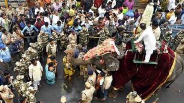 భక్తులకు పార్కింగ్ స్థలాలివే..