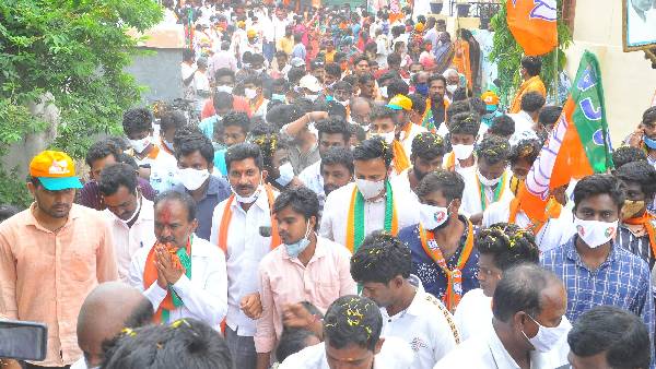 కేసీఆర్‌కు మనిషి కాదు.. ఓటే కనిపిస్తుంది..