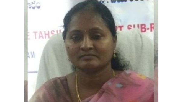 Rs. 2 lakh bribe: acb filed a case on kataram tahsildar sunita Rs. 2 lakh bribe: acb filed a case on kataram tahsildar sunita