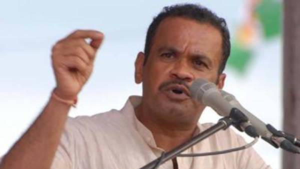 తొలి నుండి వైఎస్సార్ అనుచరుడుగా.. తొలి నుండి వైఎస్సార్ అనుచరుడుగా..