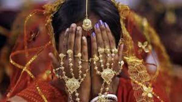 నాకు పెళ్లాం అవుతందా పిన్నీ అవుతుందా ? మరేమౌతుంది నాకు పెళ్లాం అవుతందా పిన్నీ అవుతుందా ? మరేమౌతుంది