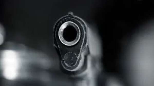 రివాల్వర్ తో కాల్చిన షార్ప్ షూటర్స్