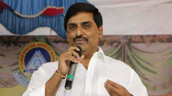 కలెక్టర్‌పై రాజకీయ ఒత్తిళ్లు...: నల్లారి కిశోర్