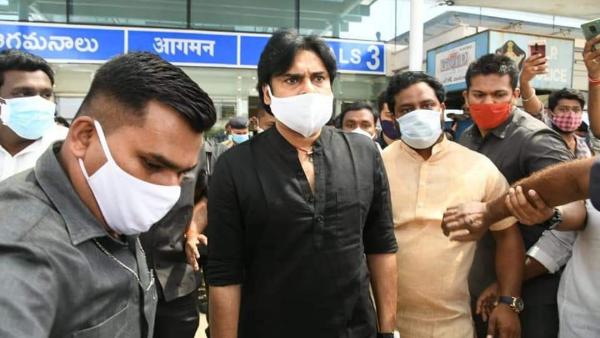 బ్లాక్ షర్ట్‌తో పవన్ కల్యాణ్..