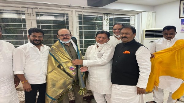 ఏఐసీసీ నేతల హాజరు.. ఏఐసీసీ నేతల హాజరు..