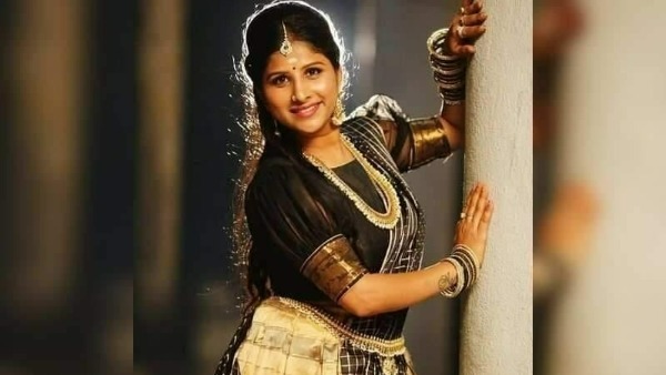 మంగ్లీపై పోలీసులకు ఫిర్యాదు