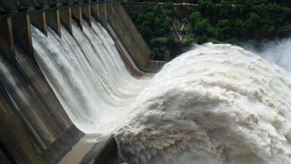  జూరాల ప్రాజెక్ట్‎కు వరద..47 గేట్లు ఎత్తివేత