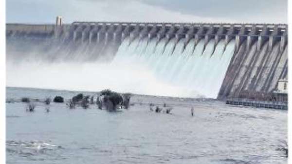 ప్రకాశం బ్యారేజీ 30 గేట్లు ఎత్తివేత