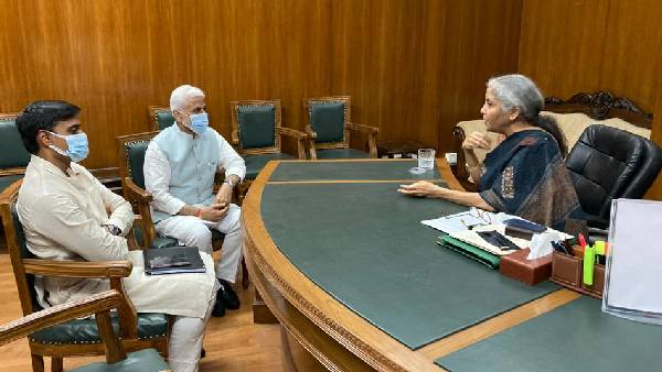 అటు బాబు అస్త్రం, ఇటు సాయిరెడ్డి వ్యూహం అటు బాబు అస్త్రం, ఇటు సాయిరెడ్డి వ్యూహం