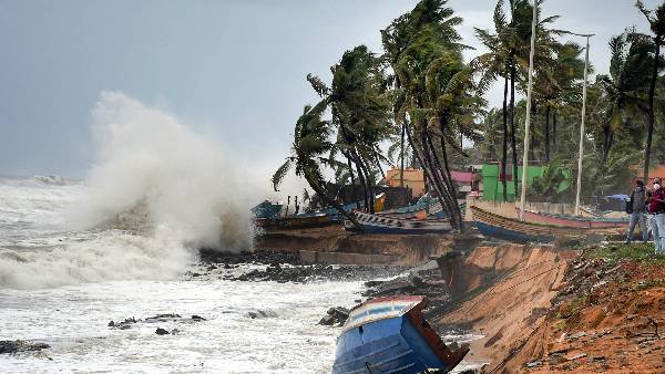 ఉరుములు, మెరుపులు, ఈదురు గాలులు