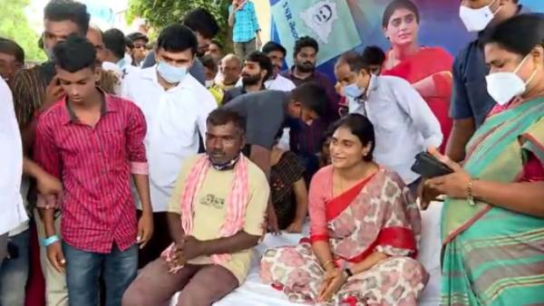 YSRTP Chief YS Sharmila launched Nirudyoga Nirahara Deeksha at Wanaparthy