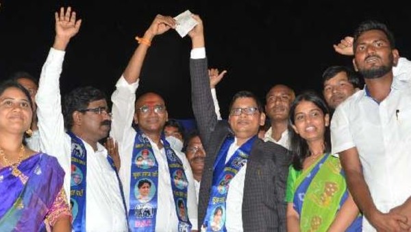 డబ్బుల విచ్చలవిడిగా ఖర్చు చేస్తున్న కేసీఆర్..