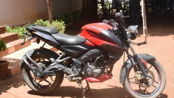 బెట్టింగ్ లతో అప్పులపాలై ఆపై యూ ట్యూబ్ లో వీడియోలు చూసి దొంగలుగా