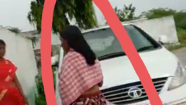 ఇంట్లో నుండి బయటకు లాక్కొచ్చి, వివస్త్రను చేసి, కళ్ళలో కారంకొట్టి దాడి చేస్తూ ఊరేగింపు ఇంట్లో నుండి బయటకు లాక్కొచ్చి, వివస్త్రను చేసి, కళ్ళలో కారంకొట్టి దాడి చేస్తూ ఊరేగింపు