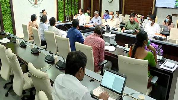 కొబ్బరికి మంచి ధర వచ్చేలా చూడాలి