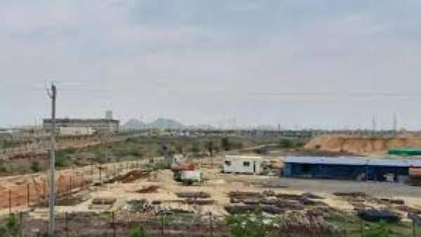 మోదుగ లింగాయపాలెం వద్ద రోడ్డు తవ్వి కంకర తరలించిన దుండగులు మోదుగ లింగాయపాలెం వద్ద రోడ్డు తవ్వి కంకర తరలించిన దుండగులు
