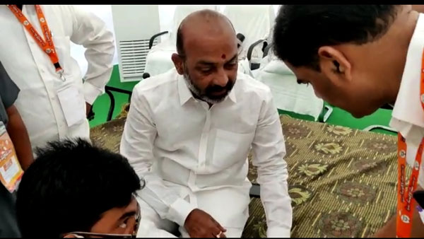 బోజాగుట్టలో పేదల పరిస్థితి ఇదీ : బండి సంజయ్