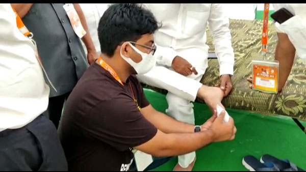 ఇప్పటివరకూ కట్టింది 8వేల ఇళ్లే : బండి సంజయ్