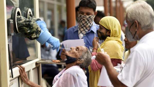 దక్షిణాఫ్రికాలో వెలుగు చూసిన సీ 1.2 వేరియంట్