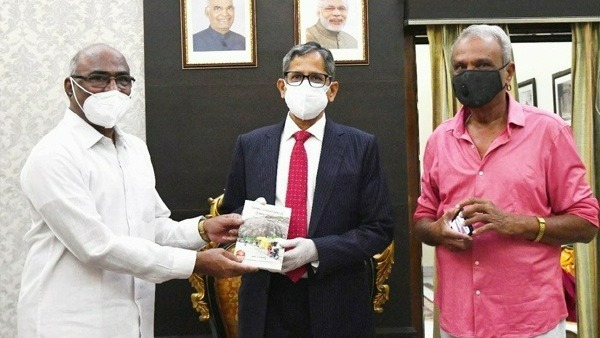 సీజేఐ రమణపై సీపీఐ ప్రశంసలు