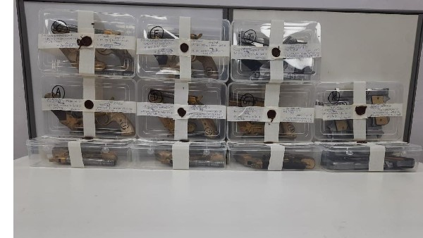 సోదాలు చేసిన పోలీసులు , నలుగురు అరెస్ట్ 