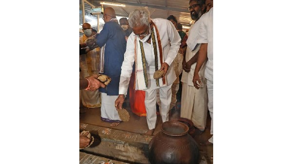 electric buses use for staff and devotees