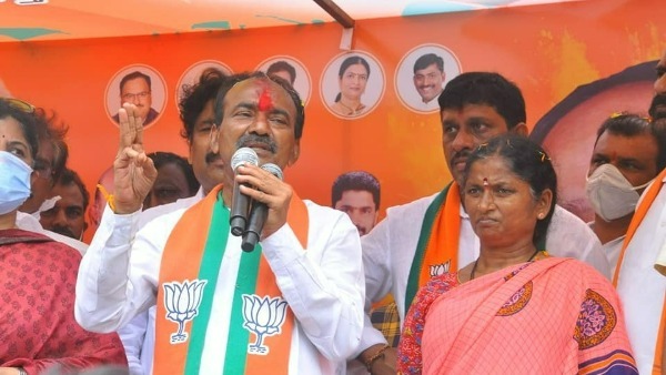 దళితులను బెదిరిస్తున్నారు : ఈటల రాజేందర్ 