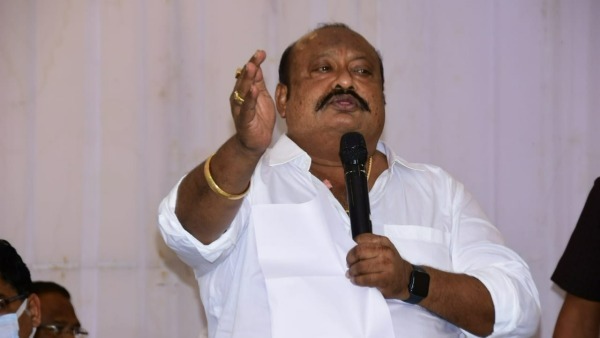 గతంలో గంగులకు సంబంధించిన గ్రానైట్ సంస్థలకు ఈడీ నోటీసులు గతంలో గంగులకు సంబంధించిన గ్రానైట్ సంస్థలకు ఈడీ నోటీసులు