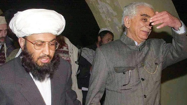 వాజ్ పేయ్ ప్రభుత్వం పై ఒత్తిడి.. జశ్వంత్ సింగ్ రాయబారం..