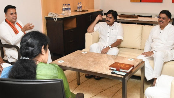 జగన్ పాలన పైనే యుద్దం..