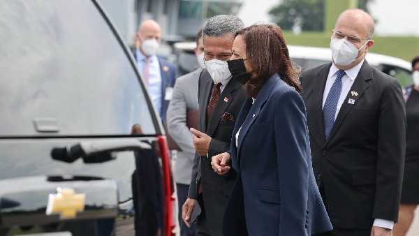 US Vice President Kamala Harris began a trip to Asia after the Taliban takeover Afghanistan US Vice President Kamala Harris began a trip to Asia after the Taliban takeover Afghanistan