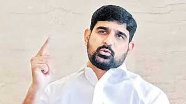  క్రీడా -సేవా రంగంలో ఉన్నారంటూ..