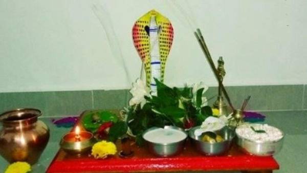  పౌరాణిక పుస్తకాలు సర్పాలతో..