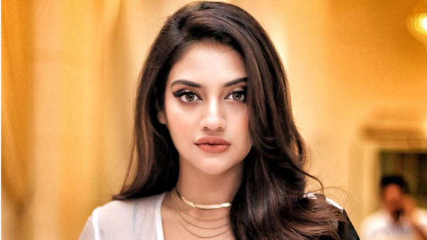nusrat jahan blessed with baby boy yash das gupta with her at kolkata hospital nusrat jahan blessed with baby boy yash das gupta with her at kolkata hospital