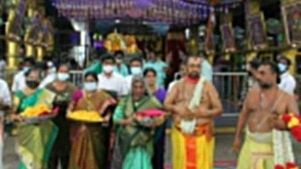 ఊరేగింపుగా అమ్మవారి ఆలయంలోకి