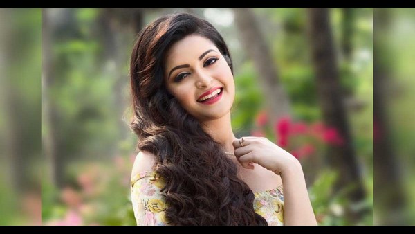  ప్రధాని పేరు లాగిన హీరోయిన్