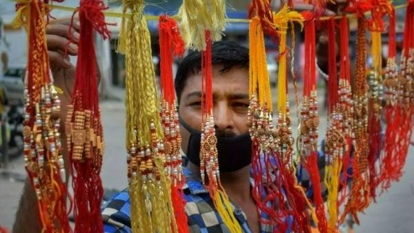 బలి చక్రవర్తికి రాఖీ కట్టిన లక్ష్మీ దేవి ... మహా శక్తివంతం రక్షా బంధనం 