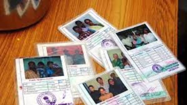  సంపన్న వర్గాలు కూడా రేషన్ కార్డుల్లో