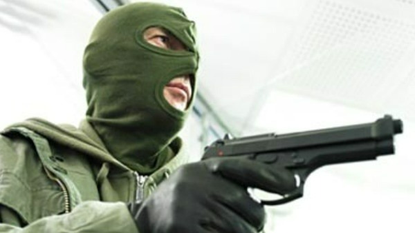 కంపెనీ ఉద్యోగులు ఎవరైనా ?