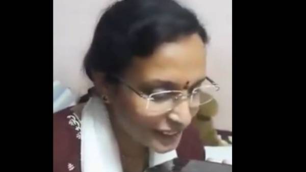  రమ్యాకు కాలేజ్ లో చదివే కూతురు ఉంది