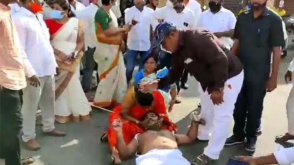 జాతీయ జెండా ఎగువేసే సమయంలో..