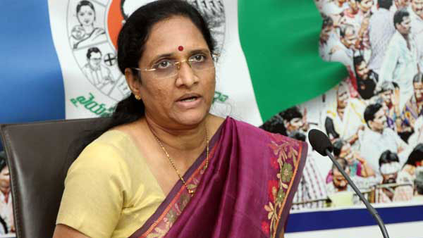 లోకేష్ ఏం మాట్లాడుతున్నారో ఆయనకే తెలీదు : వాసిరెడ్డి పద్మ